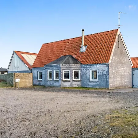 Holiday home Large With Pool And In The Middle Of Town, Close To The North Sea,