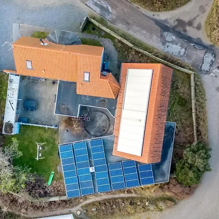 Large With Pool And In The Middle Of Town, Close To The North Sea, Holiday home Blokhus