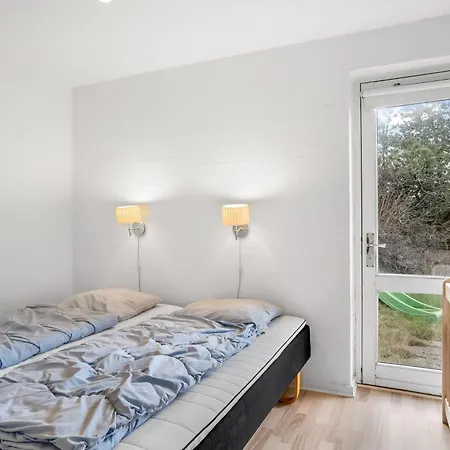 Large With Pool And In The Middle Of Town, Close To The North Sea Casa vacanze Blokhus