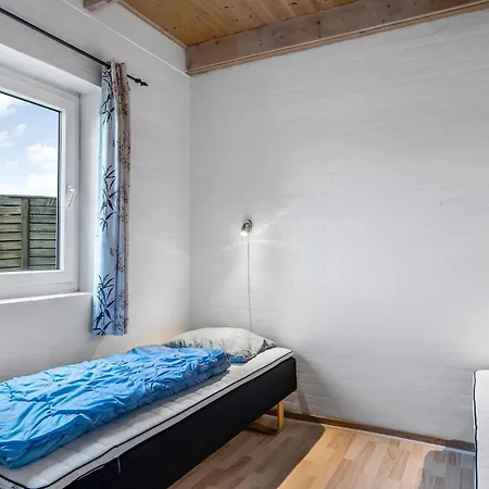 Holiday home Large With Pool And In The Middle Of Town, Close To The North Sea,